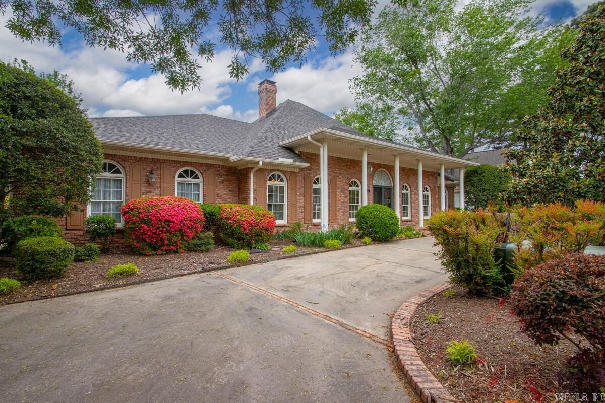 Property Photo: 46 Masters Place Drive AR 72113
