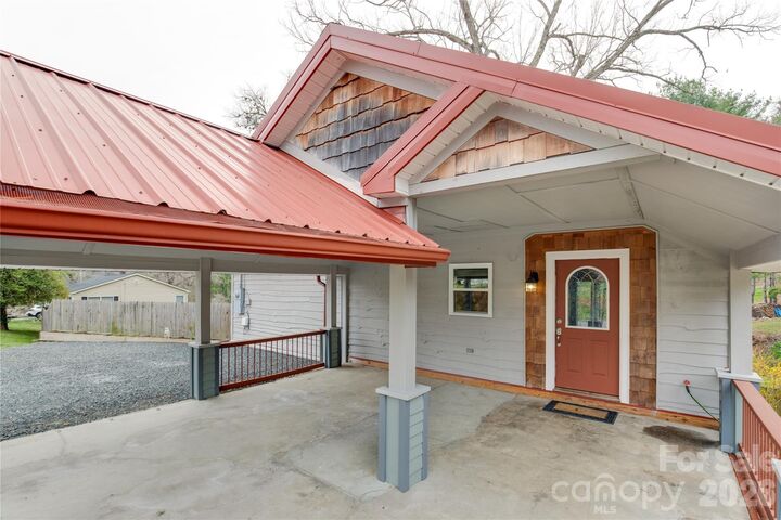 Property Photo:  107 Shepard Way  NC 28714 