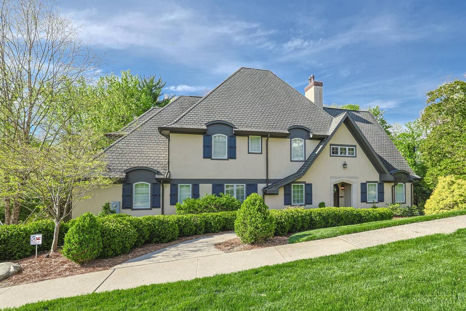 Property Photo:  2545 S Rookwood Drive  OH 45208 