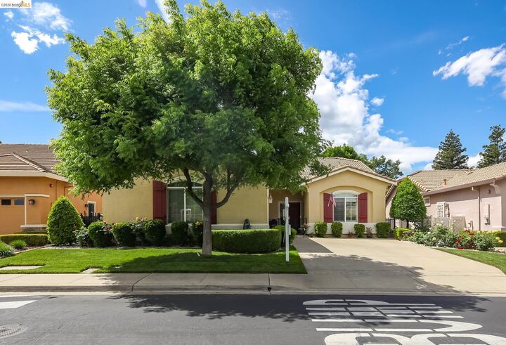 Property Photo:  485 Coronation Dr  CA 94513 