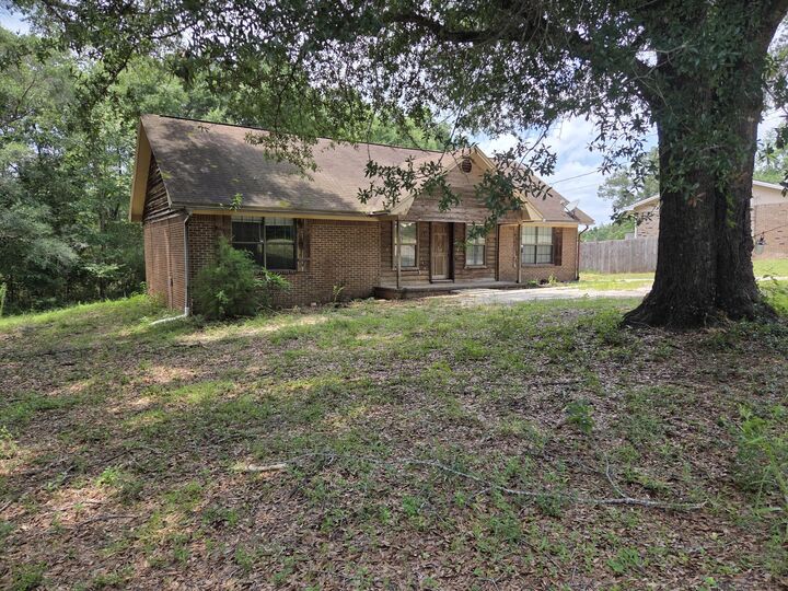 Property Photo: 170 Ridge Lake Road FL 32536