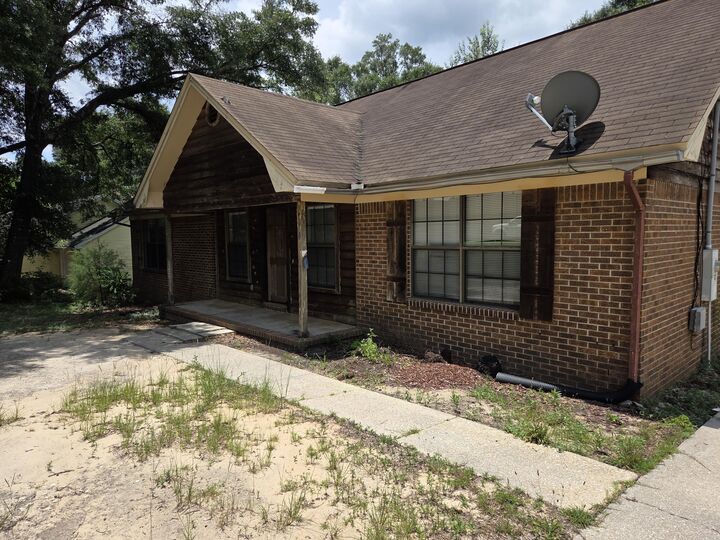 Property Photo:  170 Ridge Lake Road  FL 32536 
