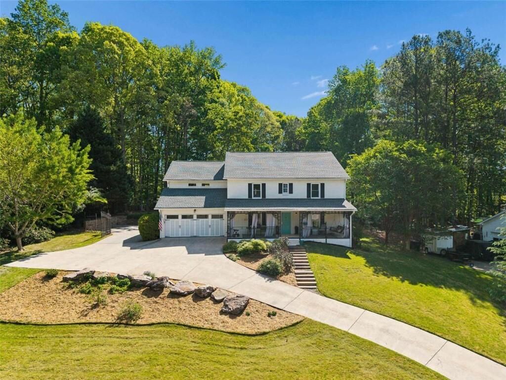 Property Photo: 480 Hembree Hollow GA 30076