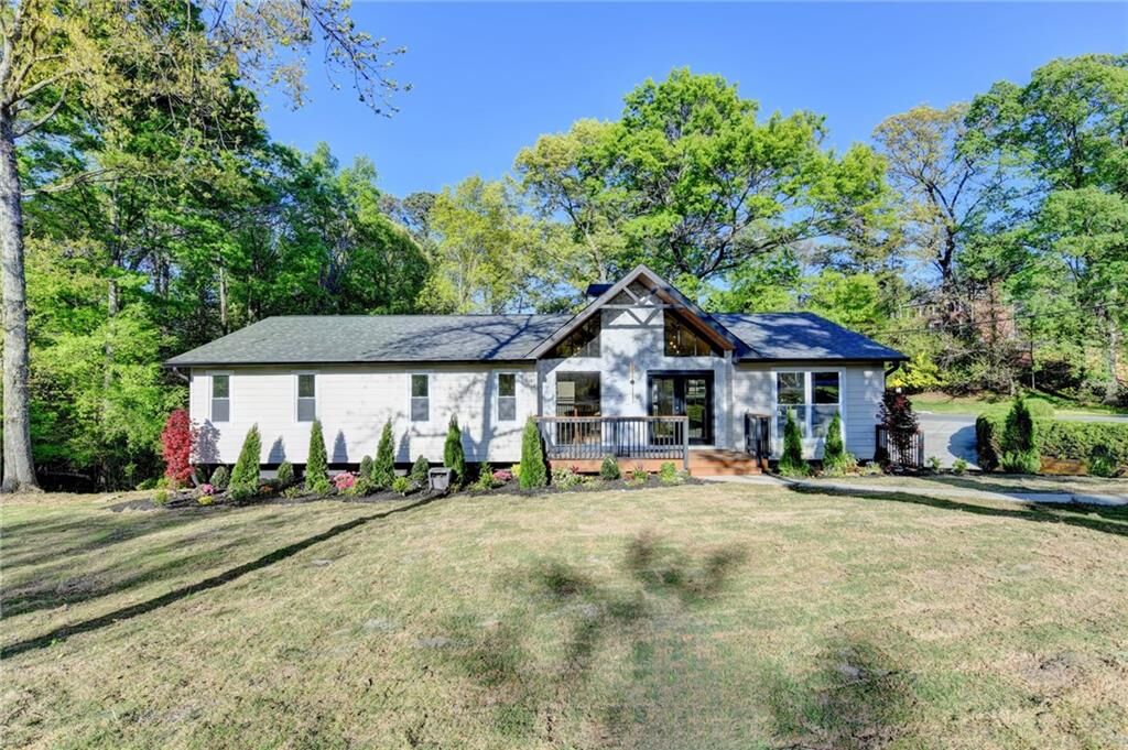 Property Photo:  1695 Maple Ridge Drive  GA 30024 