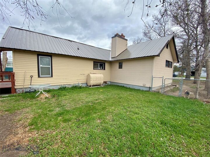 Property Photo:  423 N Pine Street  MT 59644 