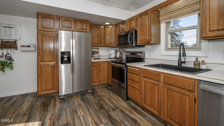 Property Photo:  1929 Marian Drive  ND 58501 