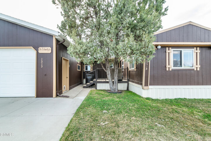 Property Photo:  1313 9th Avenue SE  ND 58554 