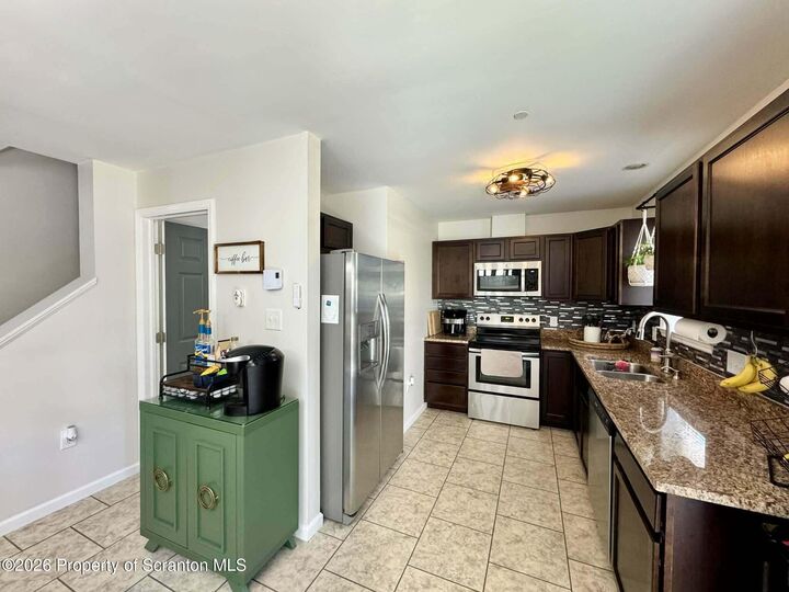 Property Photo:  28 Harding Avenue  PA 18446 