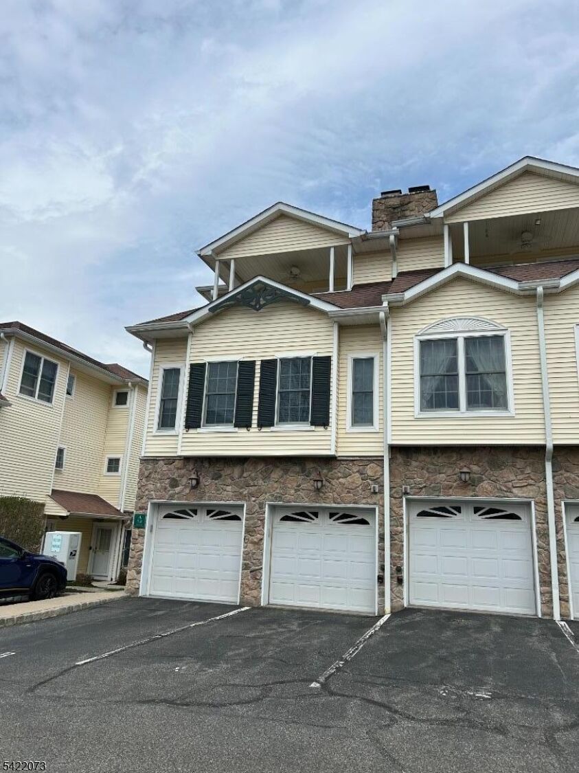 Property Photo:  91 Roseland Ave A8  NJ 07006 