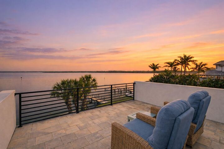 Property Photo:  1843 Bayou Grande Boulevard NE  FL 33703 