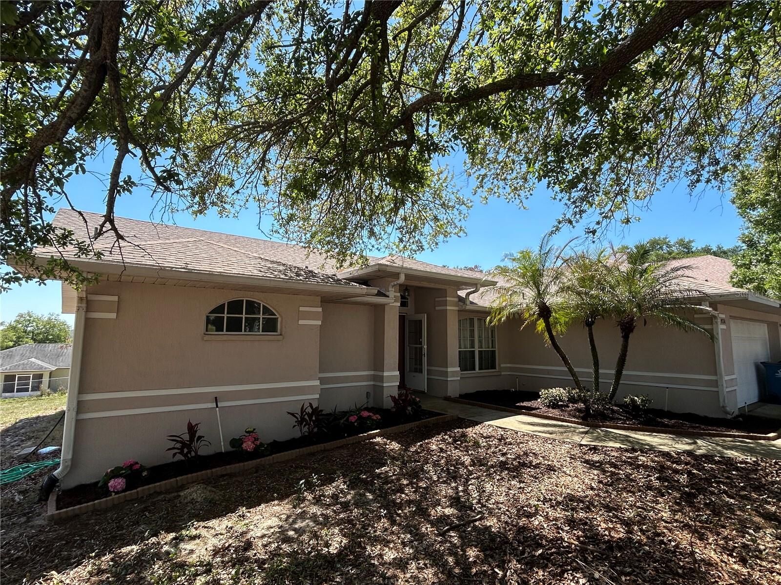 Property Photo:  924 Primrose Way  FL 33853 