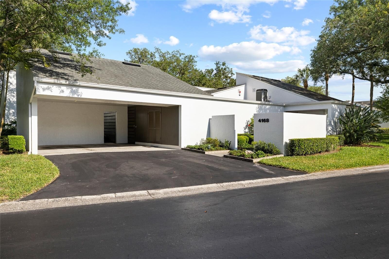 Property Photo:  4168 Northmeadow Circle  FL 33618 