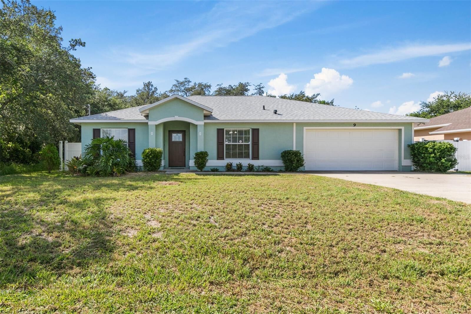 Property Photo:  9 Firethorn Lane  FL 32137 