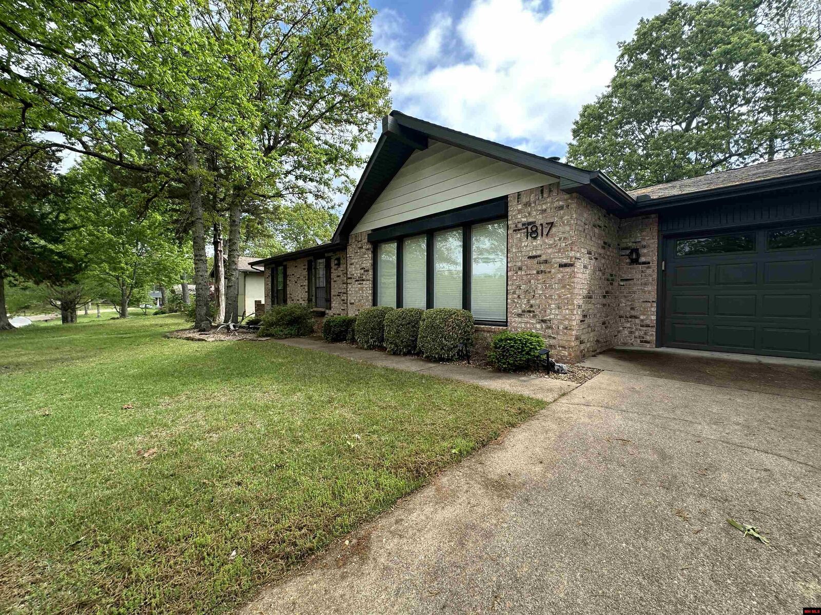Property Photo:  1817 Fairway Drive  AR 72653 