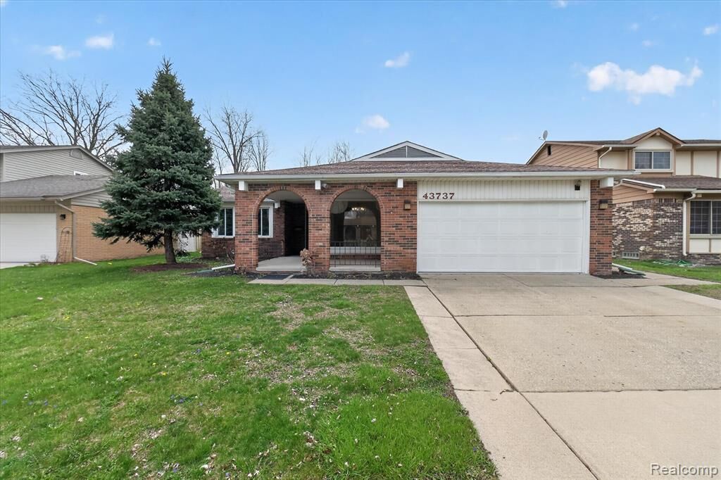 Property Photo:  43737 Westminister Way  MI 48187 3158 
