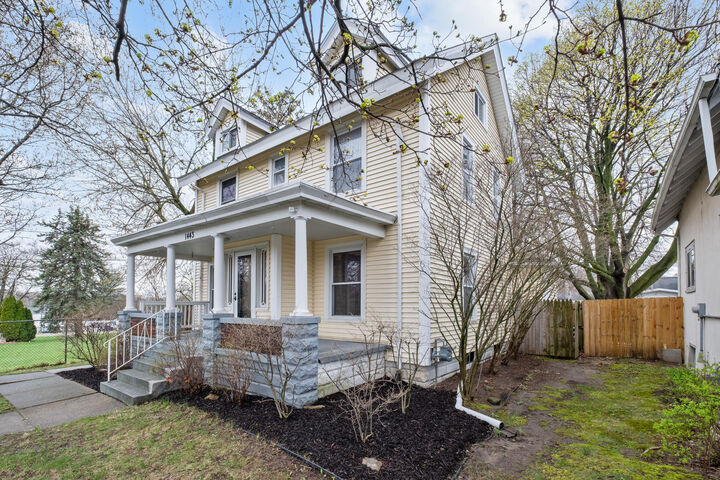 Property Photo:  1443 Fulton Street E  MI 49503 