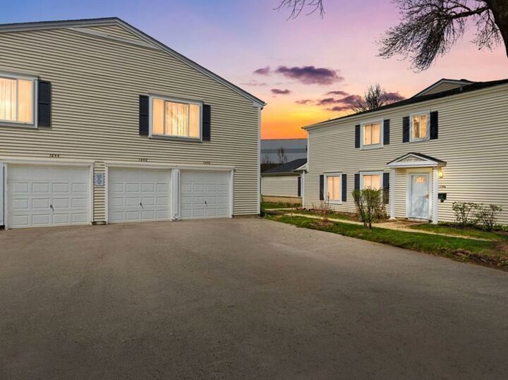 Property Photo:  1240 Cove Drive 221D  IL 60070 