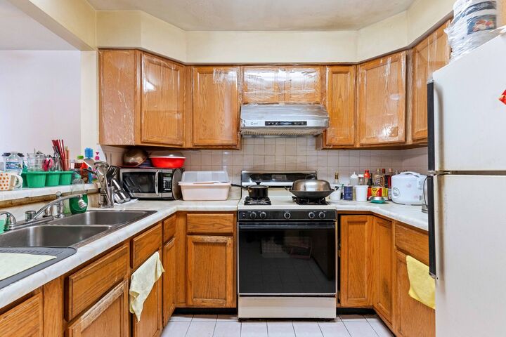 Property Photo:  480 W 24th Street C  IL 60616 