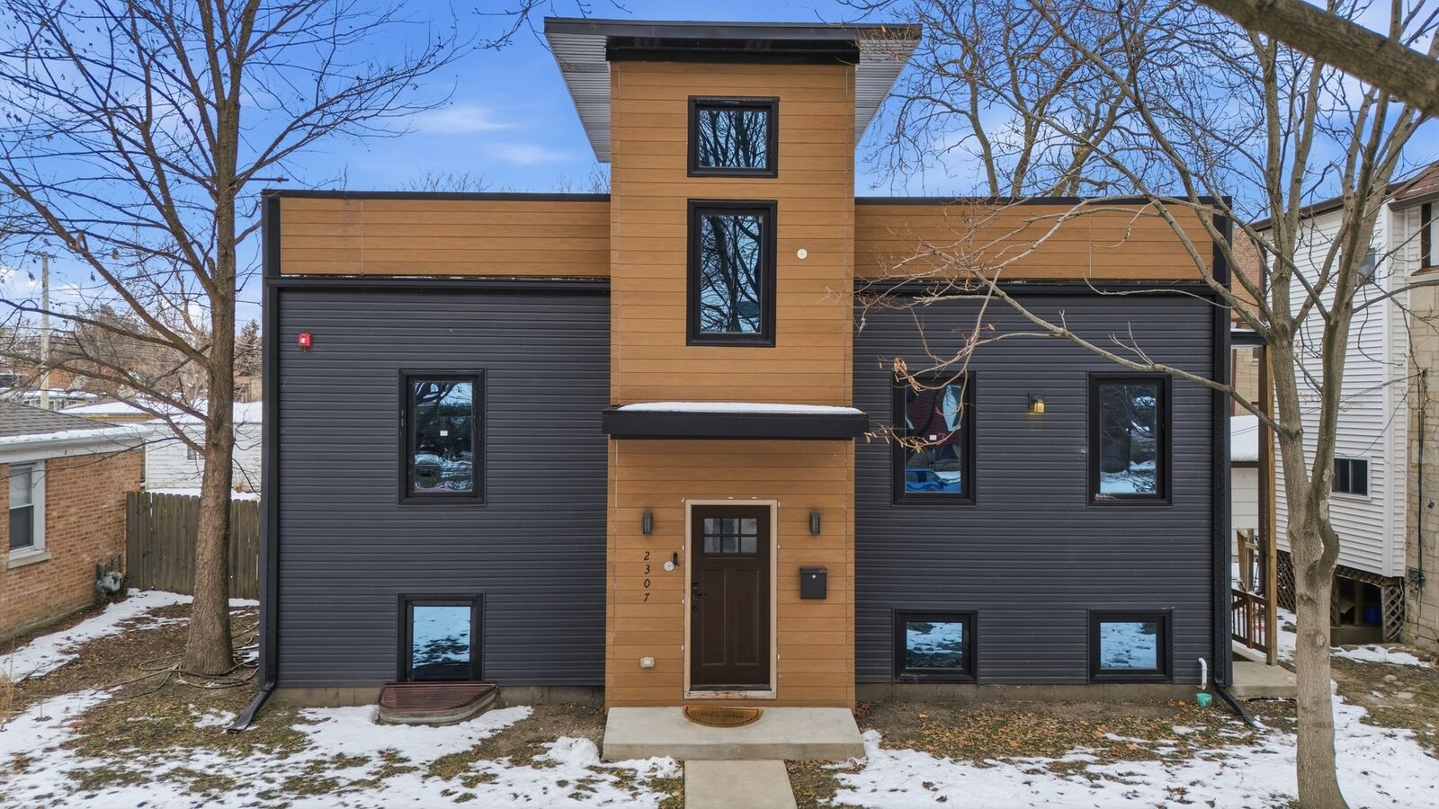 Property Photo: 2307 Lake Street 2 IL 60201