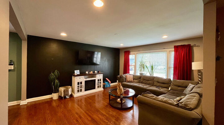 Property Photo:  8009 Lavergne Avenue  IL 60459 