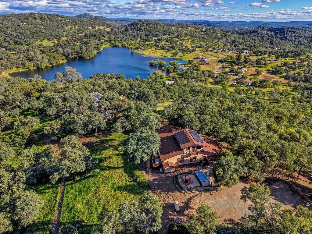 Property Photo: 4101 Birdseye View Lane CA 95667