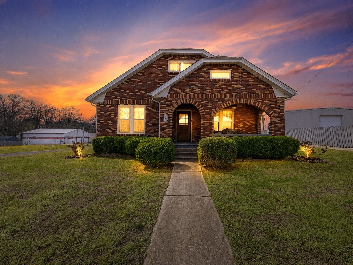 Property Photo:  105 S Trenton St  TN 38369 