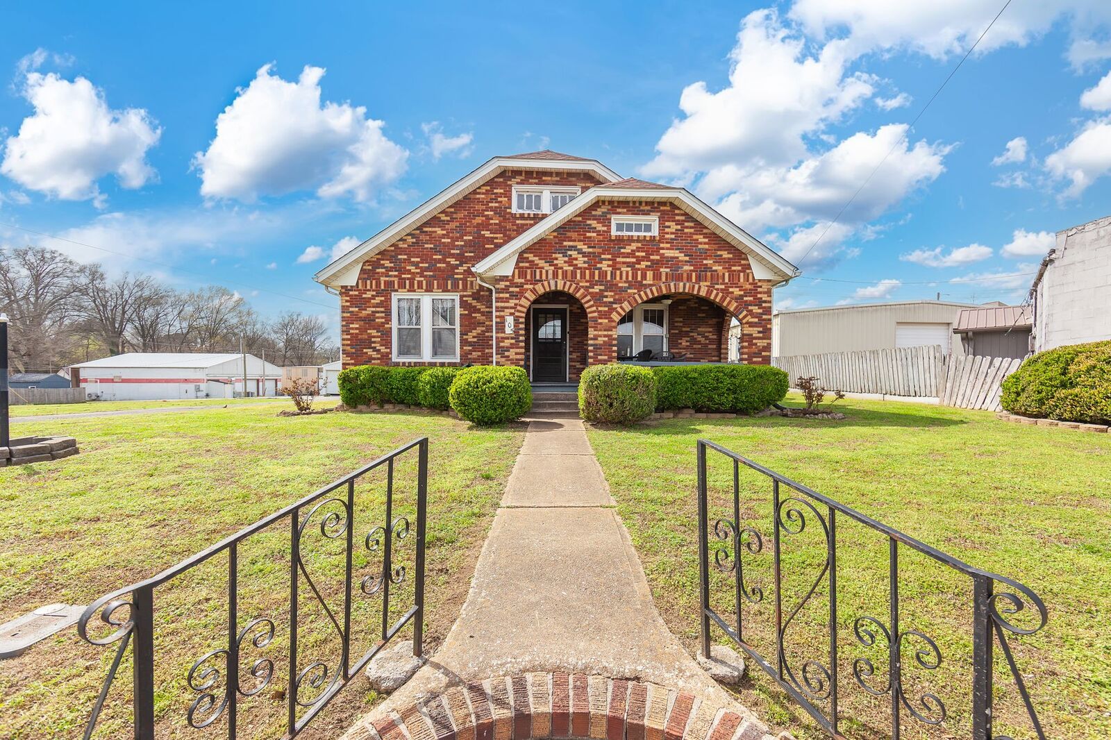 Property Photo:  105 S Trenton St  TN 38369 