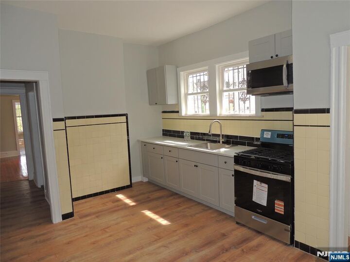 Property Photo:  54 5th Street 1  NJ 07107 