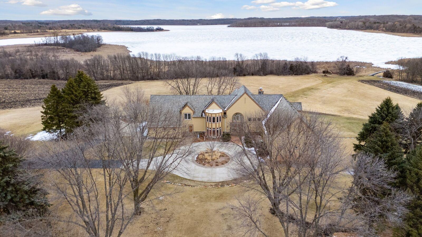 Property Photo:  2300 County Road 92  MN 55359 