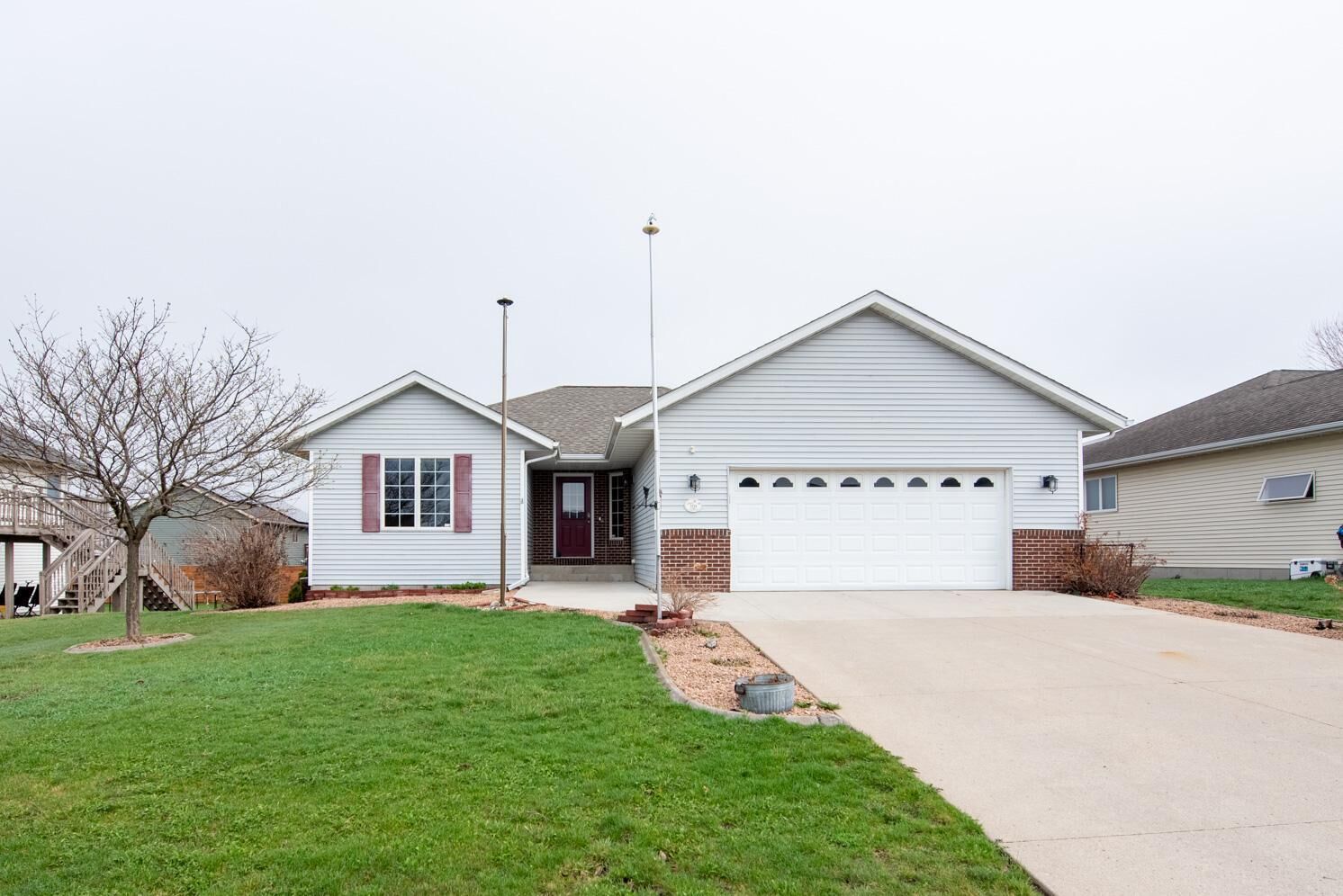 Property Photo:  104 Cole Court  MN 56001 