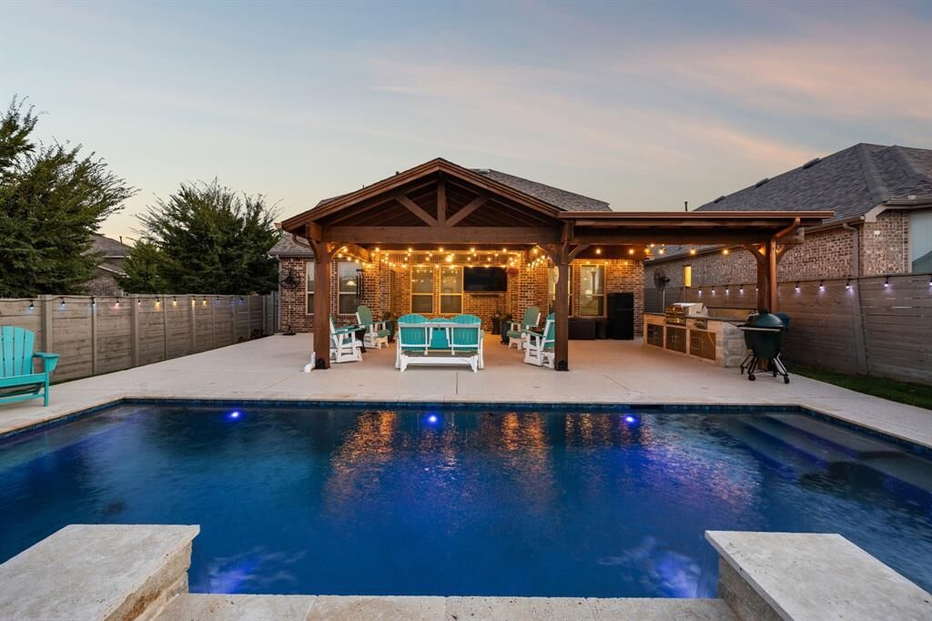 Property Photo: 1800 Harrier Lane TX 76226