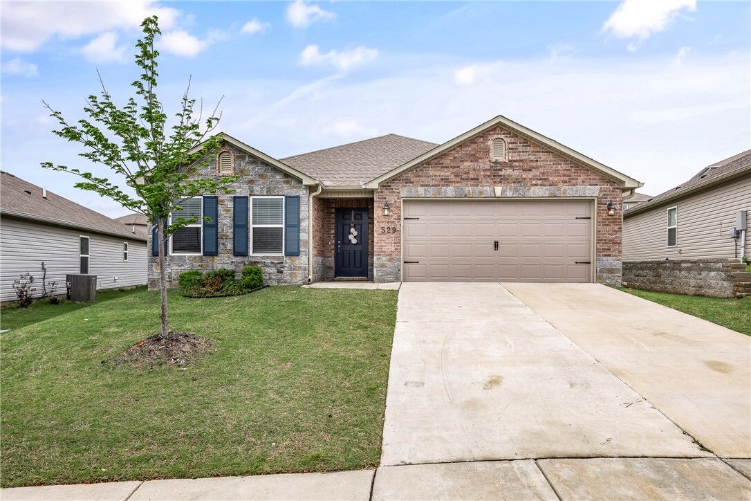 Property Photo: 529 Ashwood Street AR 72745