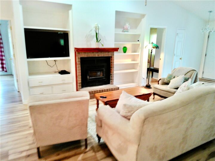 Property Photo:  17 Kirkwall Place  AR 72715 