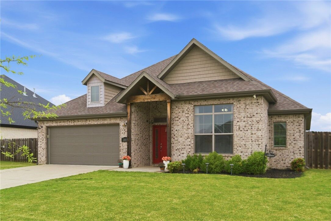 Property Photo:  2015 W Broadway Place  AR 72758 