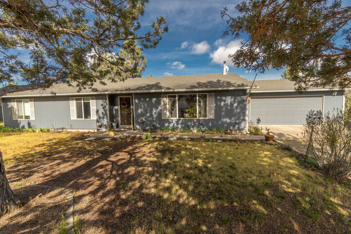 Property Photo:  5128 SE Sioux Loop  OR 97754 