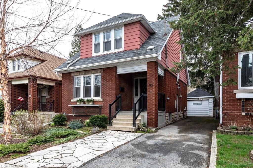 Photo de la propriété:  93 Houghton Avenue S  ON L8K 2M9 