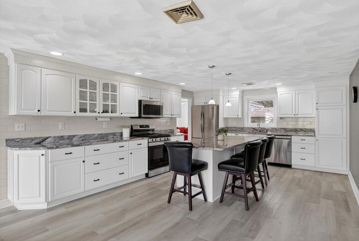 Property Photo:  15 San Mateo Dr  MA 01824 