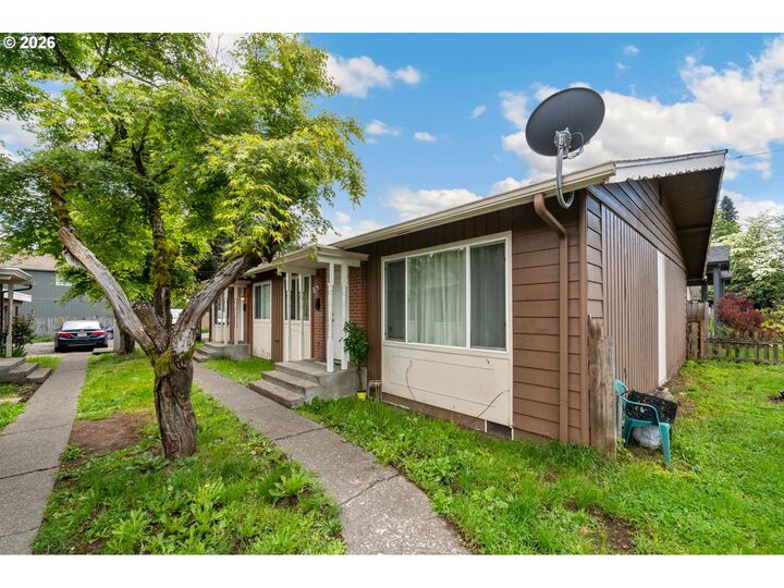 Property Photo:  3215/3217 Grand Blvd  WA 98661 