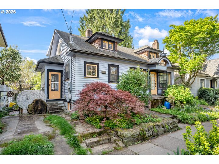 Property Photo:  2714 NE Everett St  OR 97232 