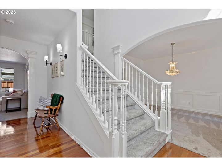 Property Photo:  211 W Hazelnut Dr  OR 97132 