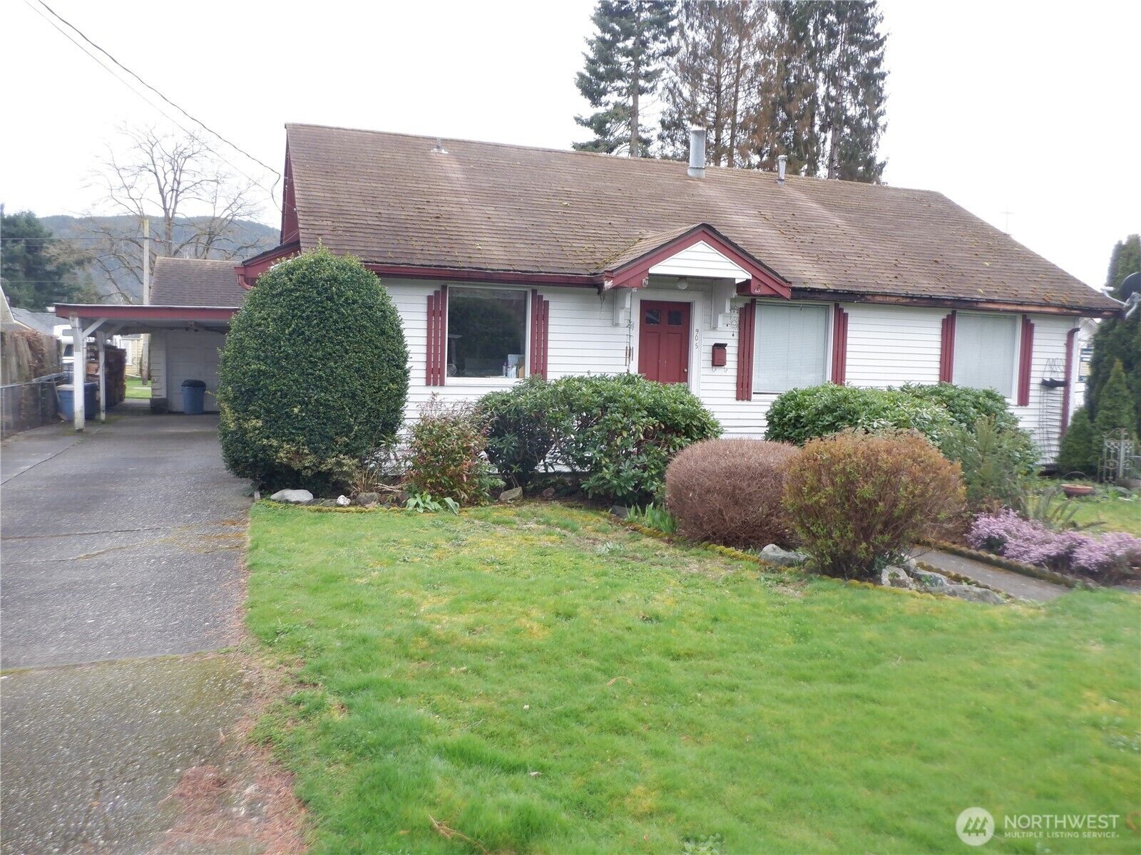 Property Photo:  905  Talcott Street  WA 98284 