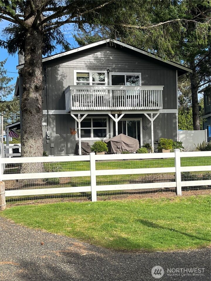 Property Photo:  102 N Narwhal Loop NW  WA 98569 