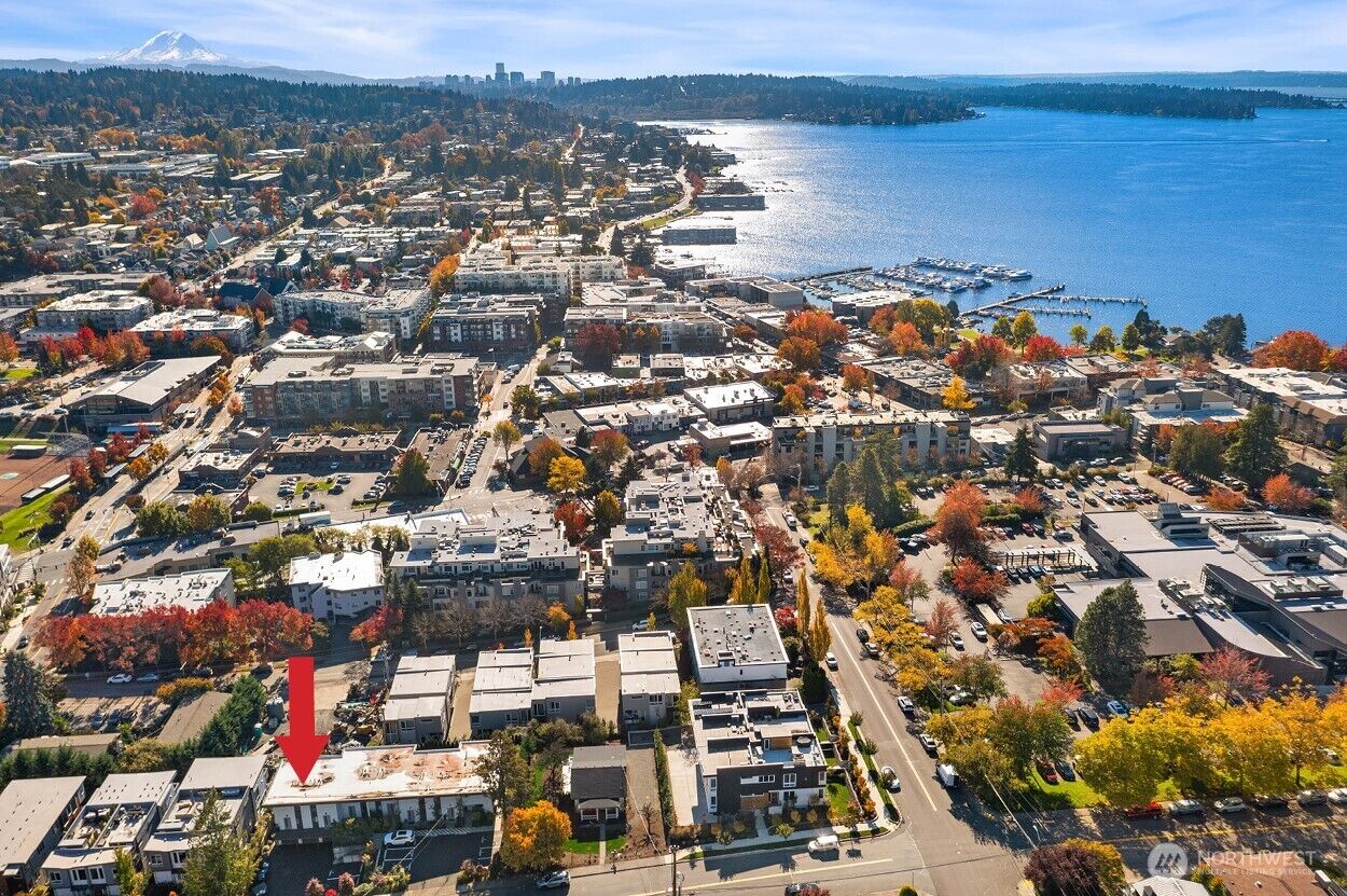 Property Photo:  223  5th Avenue 1  WA 98033 