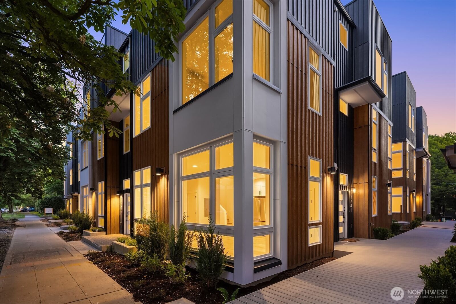 Property Photo:  1713  17th Avenue  WA 98122 