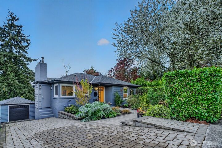 Property Photo:  3711  31st Avenue W  WA 98199 