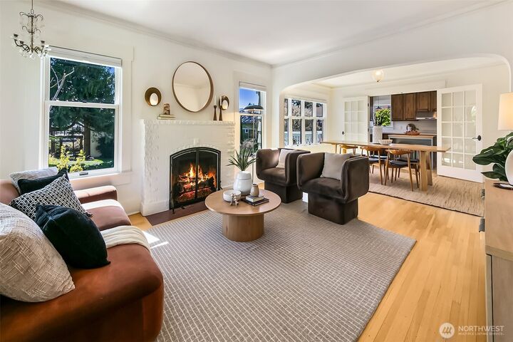 Property Photo:  4203  Corliss Avenue N  WA 98103 