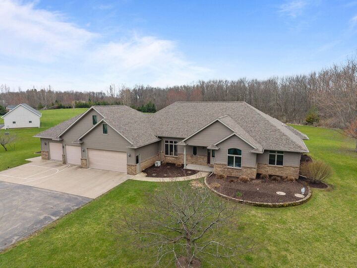 Property Photo:  E9625 Hickory Ridge Lane  WI 54961 