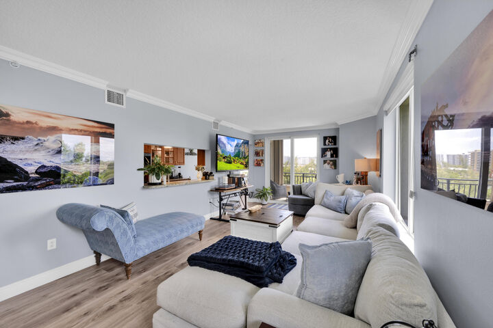 Property Photo:  2880 NE 14th St Causeway 413  FL 33062 