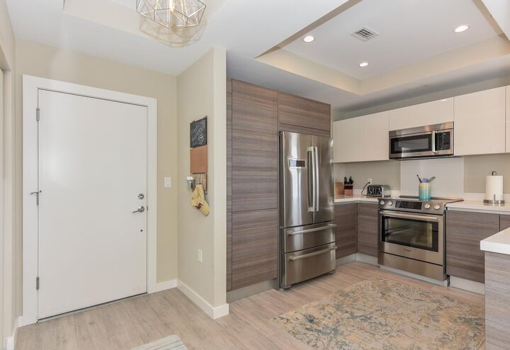 Property Photo:  51 SE 19th Avenue 401  FL 33441 