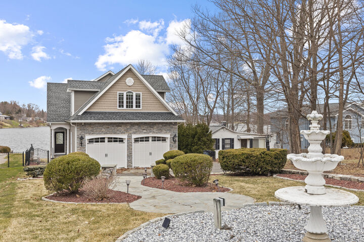 Property Photo: 1727 Meriden Road CT 06716